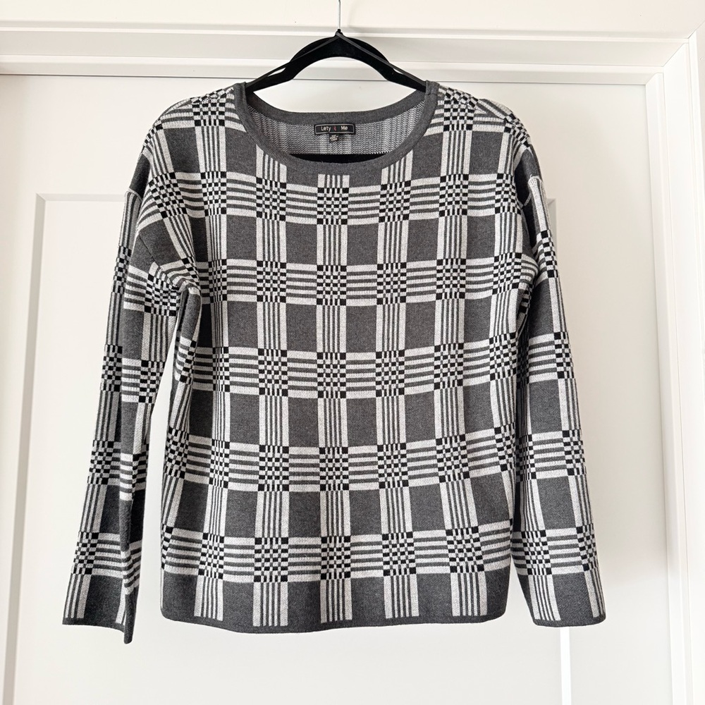 NWOT- Lety & Me Plaid/Geo Pattern Long Sleeve Sweater Sz Petite Med
